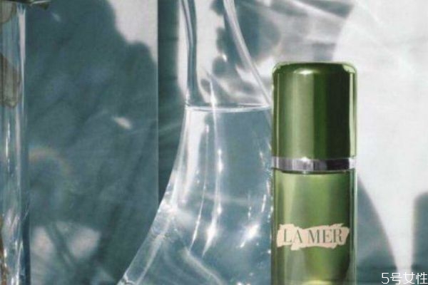 海藍(lán)之謎精粹水含酒精嗎 海藍(lán)之謎精粹水抗老嗎 海藍(lán)之謎精粹水含酒精嗎 海藍(lán)之謎精粹水抗老嗎