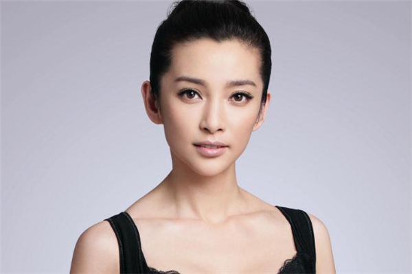 種植美人尖疼嗎 種植美人尖有風(fēng)險嗎 種植美人尖疼嗎 種植美人尖有風(fēng)險嗎