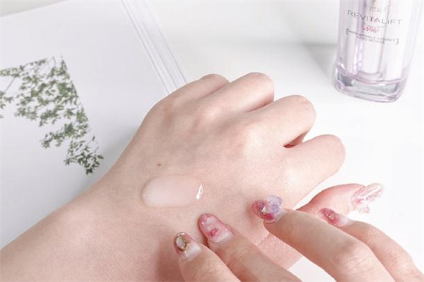 歐萊雅逆時瓶精華怎么樣 歐萊雅逆時瓶精華好用嗎 歐萊雅逆時瓶精華怎么樣 歐萊雅逆時瓶精華好用嗎