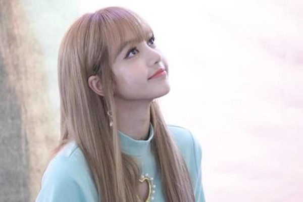 女生都喜歡聊什么話題 女生對(duì)什么話題感興趣 女生都喜歡聊什么話題 女生對(duì)什么話題感興趣