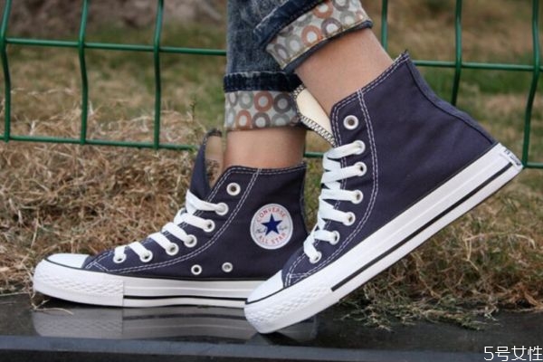 匡威鞋子怎么辨別真假 匡威鞋子辨別真假的方法 匡威鞋子怎么辨別真假 匡威鞋子辨別真假的方法