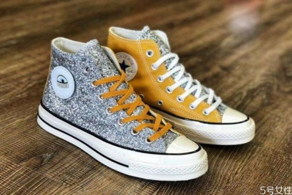 匡威鞋子怎么辨別真假 匡威鞋子辨別真假的方法 匡威鞋子怎么辨別真假 匡威鞋子辨別真假的方法