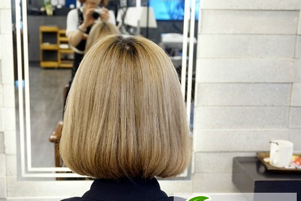 亞麻金好看嗎 亞麻金褪色是什么顏色 亞麻金好看嗎 亞麻金褪色是什么顏色