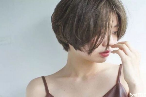 頭發(fā)蓬松剪短發(fā)會炸嗎 短發(fā)怎么扎好看 頭發(fā)蓬松剪短發(fā)會炸嗎 短發(fā)怎么扎好看