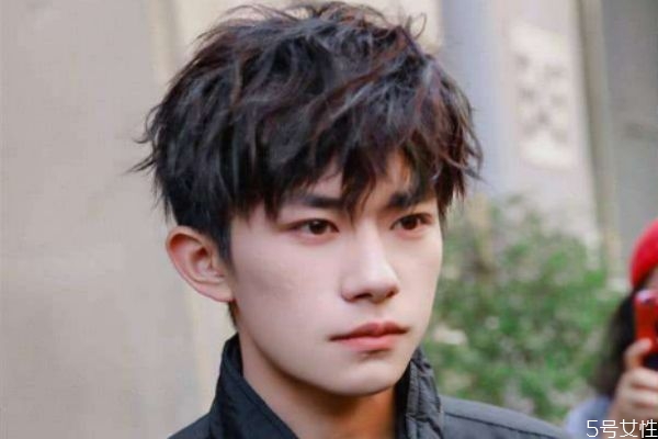 錫紙燙兩邊要不要剪 錫紙燙適合什么臉型 錫紙燙兩邊要不要剪 錫紙燙適合什么臉型