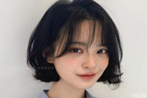 頭發(fā)蓬松剪短發(fā)會炸嗎 短發(fā)怎么扎好看 頭發(fā)蓬松剪短發(fā)會炸嗎 短發(fā)怎么扎好看