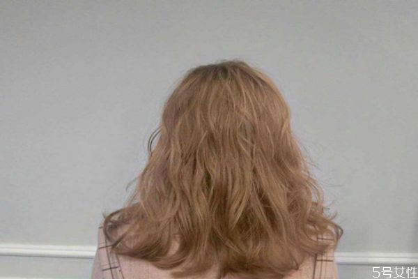 染頭發(fā)影響新長(zhǎng)出來的頭發(fā)嗎 染了頭發(fā)多久可以再染 染頭發(fā)影響新長(zhǎng)出來的頭發(fā)嗎 染了頭發(fā)多久可以再染