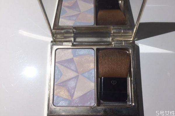 修容和高光什么時候用 高光和修容的區(qū)別 修容和高光什么時候用 高光和修容的區(qū)別