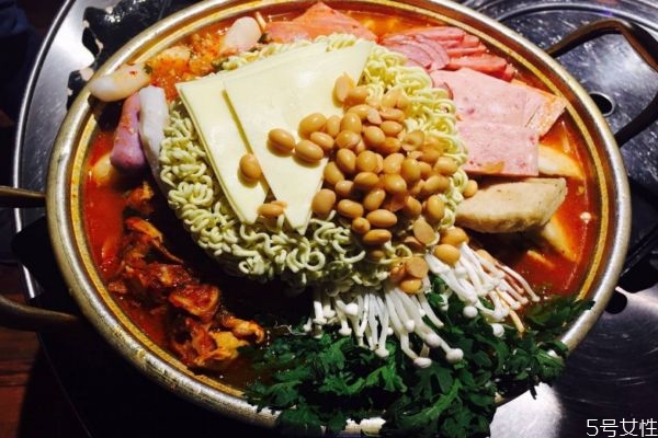 什么是部隊火鍋 部隊火鍋是什么 什么是部隊火鍋 部隊火鍋是什么