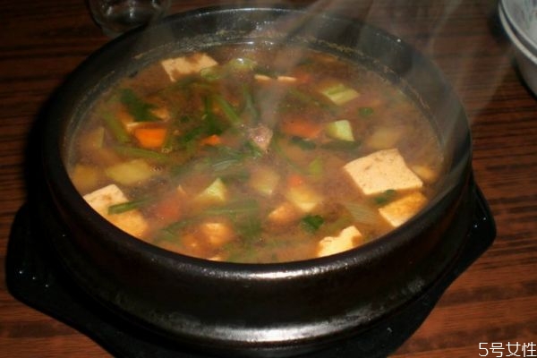 韓國大醬湯正宗做法 韓國大醬湯應(yīng)該怎么做 韓國大醬湯正宗做法 韓國大醬湯應(yīng)該怎么做