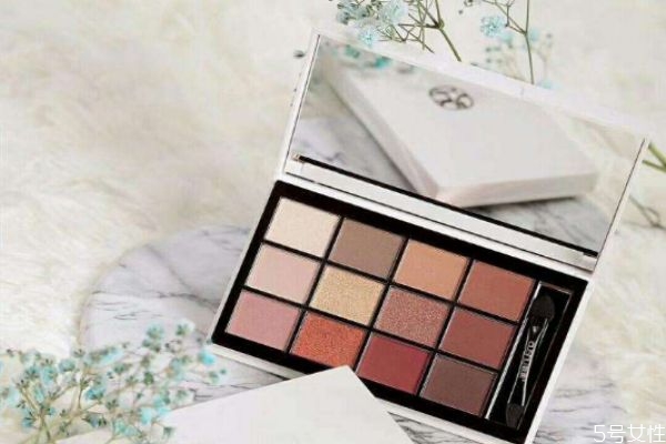 眼影當(dāng)腮紅有害處嗎 眼影當(dāng)腮紅有什么危害 眼影當(dāng)腮紅有害處嗎 眼影當(dāng)腮紅有什么危害