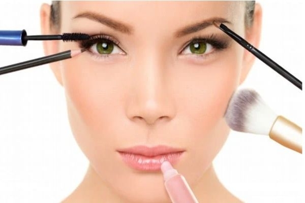 畫內(nèi)眼線好還是外眼線 畫內(nèi)眼線會被看出來嗎 畫內(nèi)眼線好還是外眼線 畫內(nèi)眼線會被看出來嗎