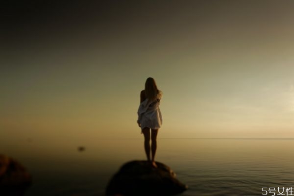 老婆冷戰(zhàn)不理人怎么辦 夫妻冷戰(zhàn)超過一個月說明什么 老婆冷戰(zhàn)不理人怎么辦 夫妻冷戰(zhàn)超過一個月說明什么