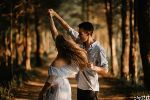 什么原因造成女人出軌 女人出軌最大的原因是什么 什么原因造成女人出軌 女人出軌最大的原因是什么