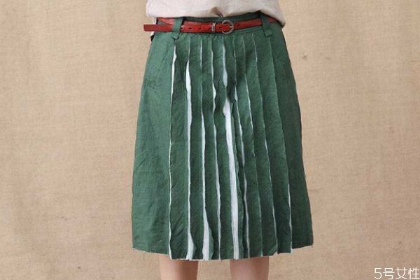 直筒裙配什么上衣好看 直筒裙的配搭方法 直筒裙配什么上衣好看 直筒裙的配搭方法