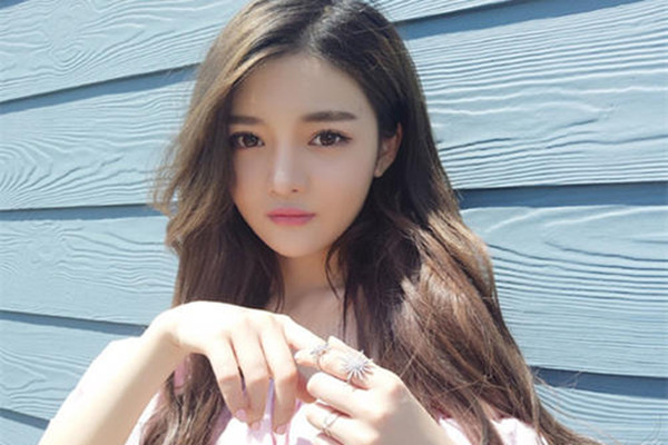 適合胖臉女生發(fā)型的也有哪些 適合胖臉女生發(fā)型推薦 適合胖臉女生發(fā)型的也有哪些 適合胖臉女生發(fā)型推薦