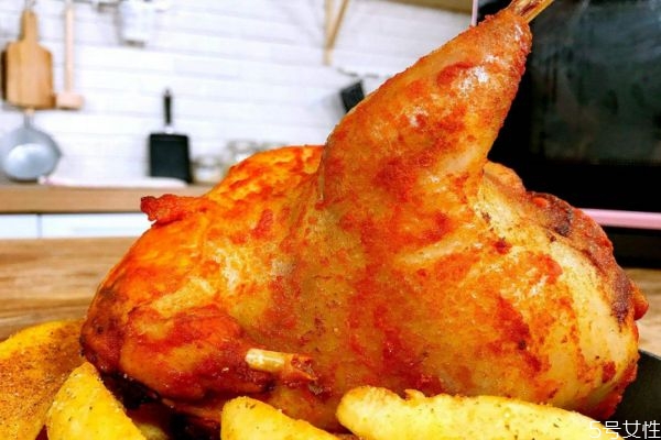 烤全雞怎么做好吃 烤全雞的簡(jiǎn)單做法 烤全雞怎么做好吃 烤全雞的簡(jiǎn)單做法