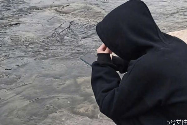 男生失戀了怎么辦 男生怎么走出失戀的痛苦 男生失戀了怎么辦 男生怎么走出失戀的痛苦