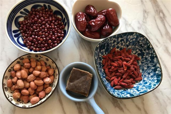 五紅湯都有什么材料 五紅湯喝了會上火嗎 五紅湯都有什么材料 五紅湯喝了會上火嗎