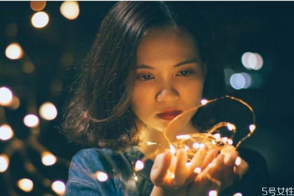 戀愛中最讓女生感動的事情 戀愛中什么事情最讓女生感動 戀愛中最讓女生感動的事情 戀愛中什么事情最讓女生感動