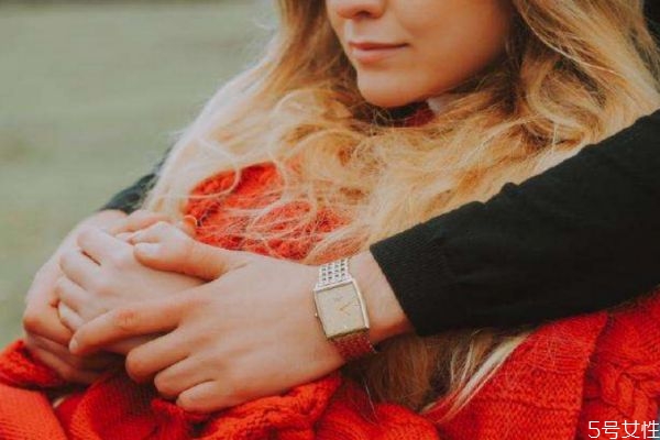 男人深愛你的表現(xiàn) 男人深愛你會(huì)怎么樣