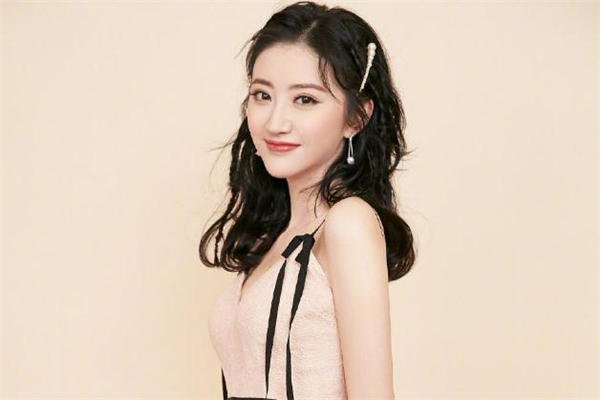 愛貝芙豐額頭要多少錢 愛貝芙豐額頭效果好嗎 愛貝芙豐額頭要多少錢 愛貝芙豐額頭效果好嗎