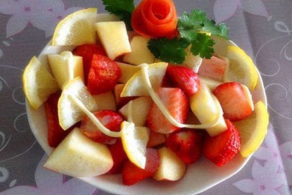 水果沙拉的簡(jiǎn)單做法 水果沙拉可以怎么做 水果沙拉的簡(jiǎn)單做法 水果沙拉可以怎么做