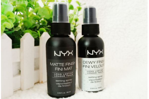 定妝噴霧的用法 定妝噴霧應該怎么用 定妝噴霧的用法 定妝噴霧應該怎么用