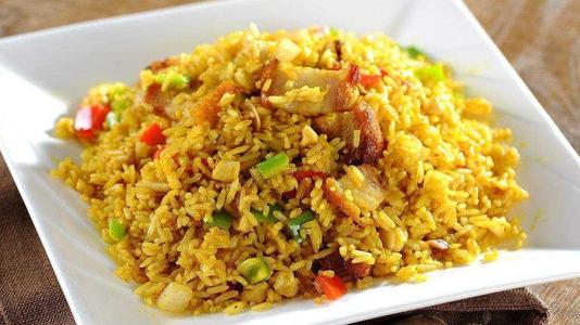 咖喱炒飯怎么做好吃 咖喱炒飯的做法 咖喱炒飯怎么做好吃 咖喱炒飯的做法