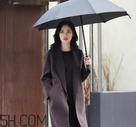 羊絨大衣會(huì)起靜電嗎？羊絨大衣起靜電怎么辦？