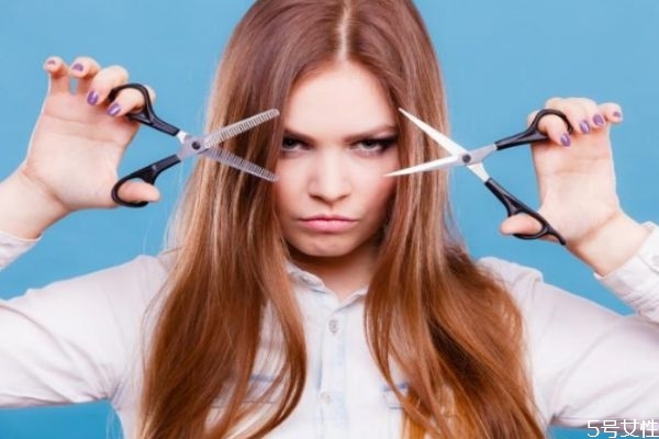 晚上睡覺頭發(fā)扎還是披 披頭發(fā)睡覺好還是扎頭發(fā)睡覺好 晚上睡覺頭發(fā)扎還是披 披頭發(fā)睡覺好還是扎頭發(fā)睡覺好