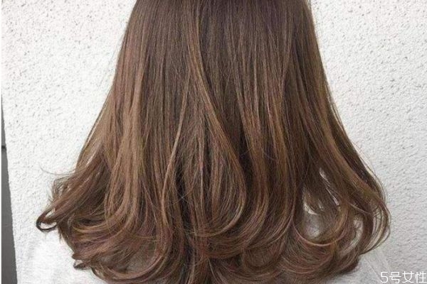 頭發(fā)剛燙完能拉直嗎 燙發(fā)后不卷可以重燙嗎 頭發(fā)剛燙完能拉直嗎 燙發(fā)后不卷可以重燙嗎