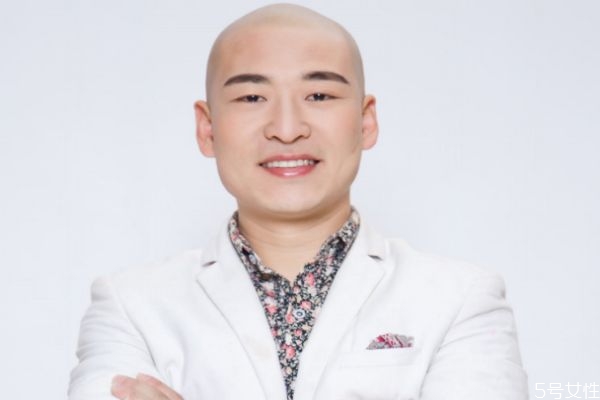 剃光頭之后頭發(fā)會變多嗎 頭發(fā)剃光再長會變多嗎 剃光頭之后頭發(fā)會變多嗎 頭發(fā)剃光再長會變多嗎