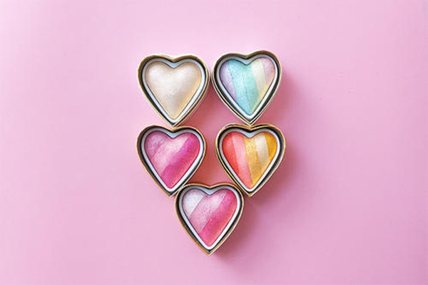 makeup revolution獨(dú)角獸高光好看嗎 makeup revolution獨(dú)角獸高光幾種顏色 makeup revolution獨(dú)角獸高光好看嗎 makeup revolution獨(dú)角獸高光幾種顏色