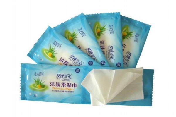 經(jīng)常用濕巾擦臉好嗎 如何辨別濕巾優(yōu)劣 經(jīng)常用濕巾擦臉好嗎 如何辨別濕巾優(yōu)劣