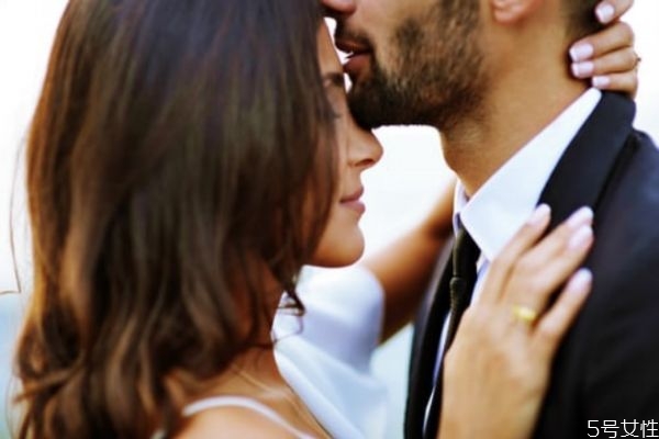 結(jié)婚證丟了怎么辦 結(jié)婚證丟了怎么離婚 結(jié)婚證丟了怎么辦 結(jié)婚證丟了怎么離婚