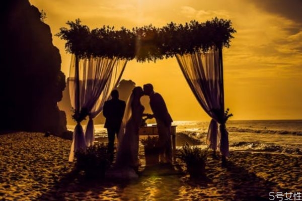 辦結(jié)婚證需要哪些材料 怎么辦理結(jié)婚證 辦結(jié)婚證需要哪些材料 怎么辦理結(jié)婚證