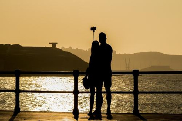 談戀愛要時刻都聯(lián)系嗎 談戀愛時刻都聯(lián)系好嗎 談戀愛要時刻都聯(lián)系嗎 談戀愛時刻都聯(lián)系好嗎