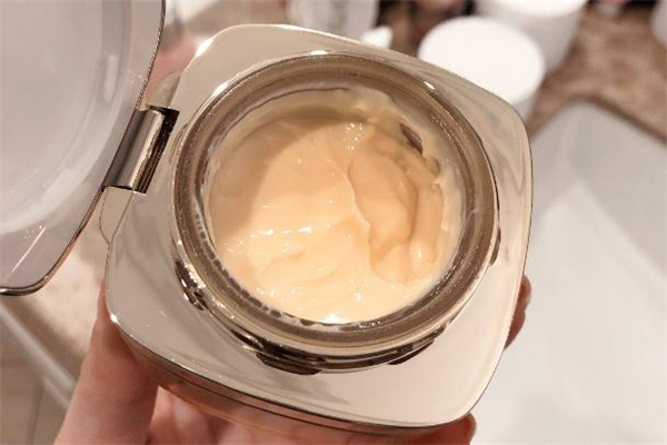 歐萊雅小蜜罐面霜真假對比 歐萊雅小蜜罐和零點霜哪個好用 歐萊雅小蜜罐面霜真假對比 歐萊雅小蜜罐和零點霜哪個好用