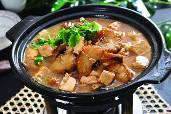 鱈魚燉豆腐怎么做 鱈魚燉豆腐的做法 鱈魚燉豆腐怎么做 鱈魚燉豆腐的做法