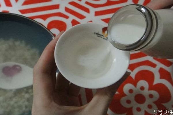 維c維e牛奶面膜的作用 維c維e牛奶面膜的功效 維c維e牛奶面膜的作用 維c維e牛奶面膜的功效