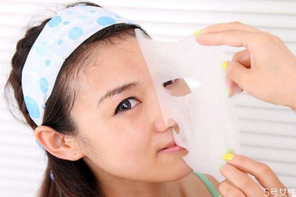 早上敷面膜有哪些好處 早上為什么要敷面膜 早上敷面膜有哪些好處 早上為什么要敷面膜