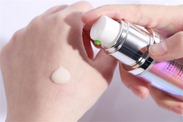 倩碧302美白鐳射瓶白天能用嗎 倩碧302敏感肌能用嗎 倩碧302美白鐳射瓶白天能用嗎 倩碧302敏感肌能用嗎