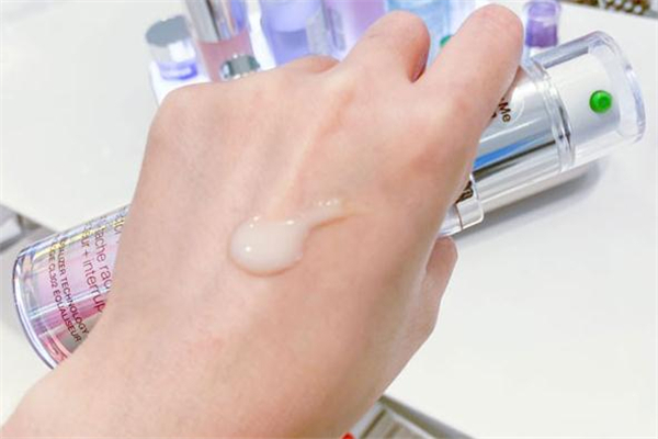 倩碧302美白鐳射瓶白天能用嗎 倩碧302敏感肌能用嗎 倩碧302美白鐳射瓶白天能用嗎 倩碧302敏感肌能用嗎