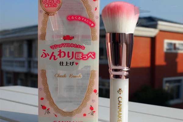 適合新手用的腮紅刷有哪些 適合新手用的腮紅刷推薦 適合新手用的腮紅刷有哪些 適合新手用的腮紅刷推薦