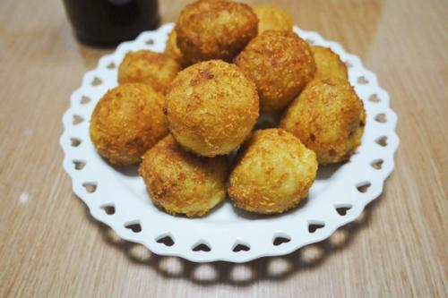 芝士土豆球怎么做好吃 芝士土豆球的做法 芝士土豆球怎么做好吃 芝士土豆球的做法