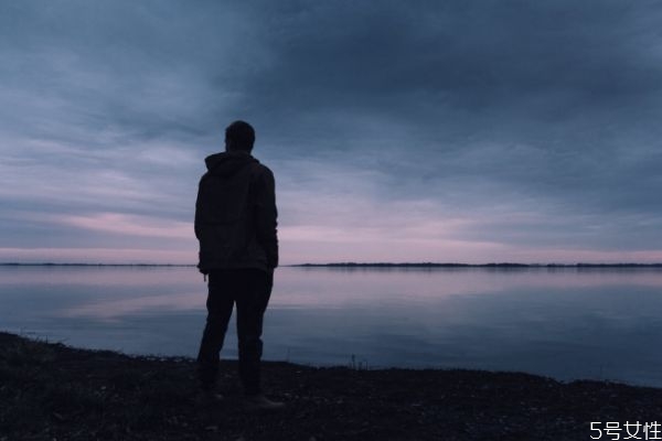 給老公怎么發(fā)挽回信息 挽回鬧離婚分居技巧 給老公怎么發(fā)挽回信息 挽回鬧離婚分居技巧