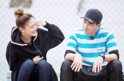 男生心動時看你的眼神是怎樣的 男生對一個人心動時的眼神 男生心動時看你的眼神是怎樣的 男生對一個人心動時的眼神