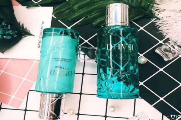 涂水乳會長痘嗎 水乳會造成長痘嗎 涂水乳會長痘嗎 水乳會造成長痘嗎