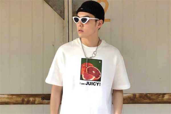 印花t恤配什么帽子好看 印花t恤怎么搭配帽子 印花t恤配什么帽子好看 印花t恤怎么搭配帽子